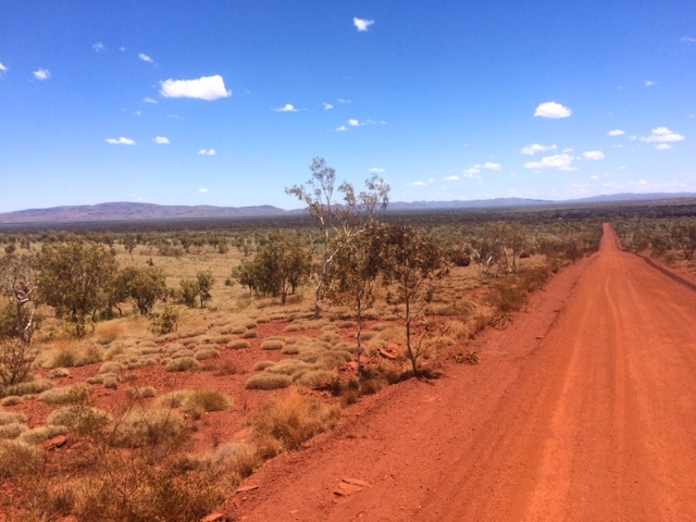 Rote Piste und die noch hunderte Kilometer lang... das ist Westaustralien!