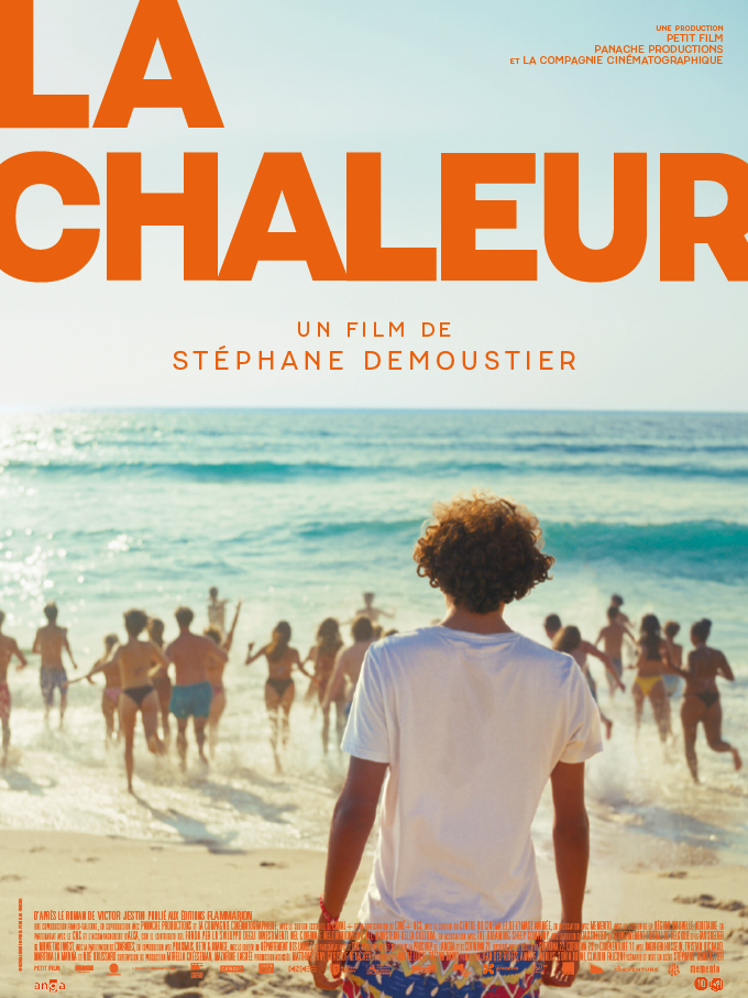 Il fait anormalement chaud sur les plages des Landes et Marouane, 17 ans, passe sa dernière journée au camping avec une angoisse : le corps qu’il a enseveli la veille sur la plage va-t-il apparaitre au grand jour ? 