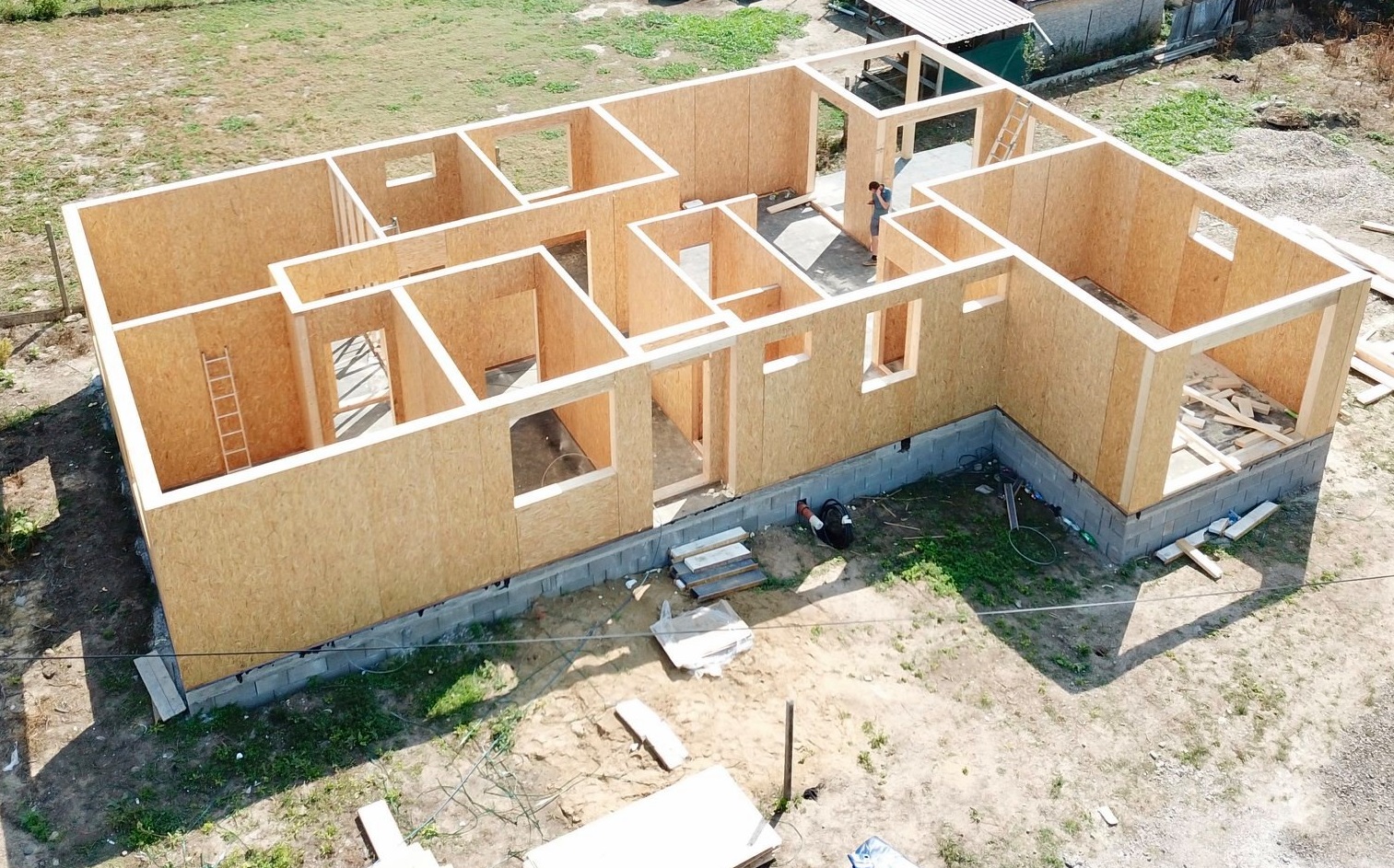 holzbauweise und Bausatzgaragen