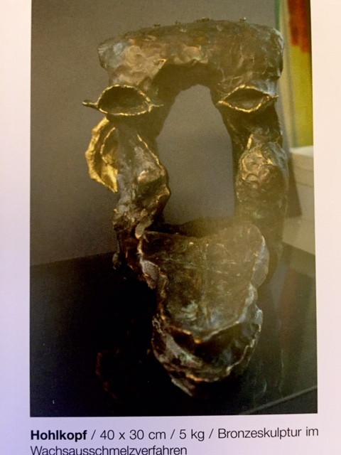 "Hohlkopf" Bronzeskulptur vierseitig - vier unterschiedliche Sichtweisen im Wachsausschmelzverfahen von Ursula Scherer // www.ursula-scherer.com