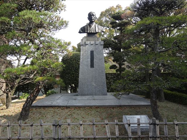 福澤諭吉の胸像