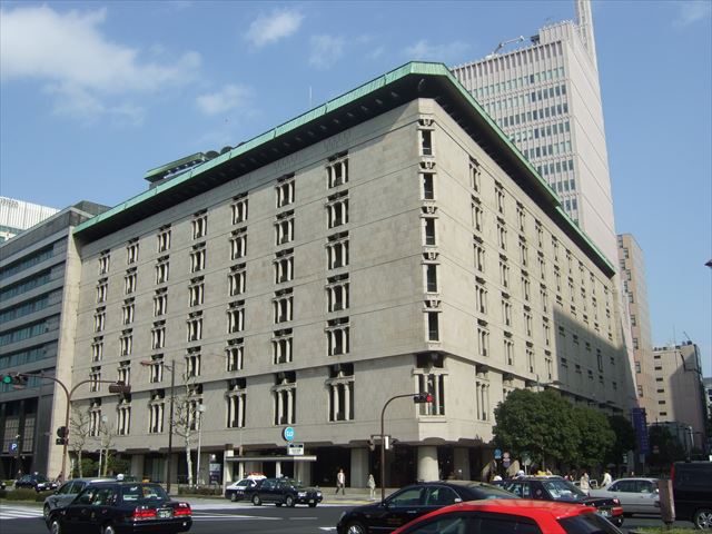 日生劇場、宝塚劇場