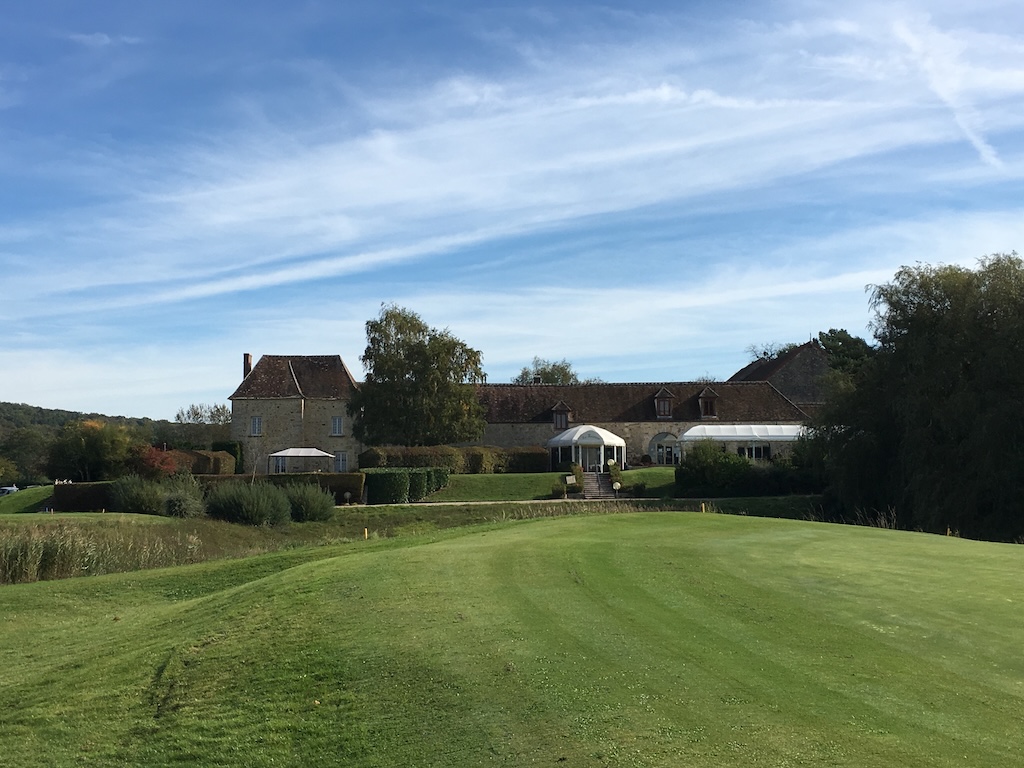 Pourquoi choisir un golf à 1 heure de Paris pour vos loisirs ?