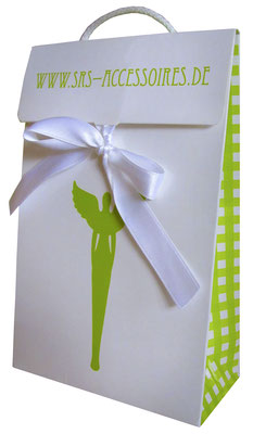Taschen Papier mit Klappe und Satinband als Verschluss