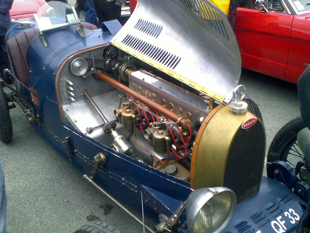 LES AVANT-GUERRE :Ca fait toujours rêver.... une BUGATTI