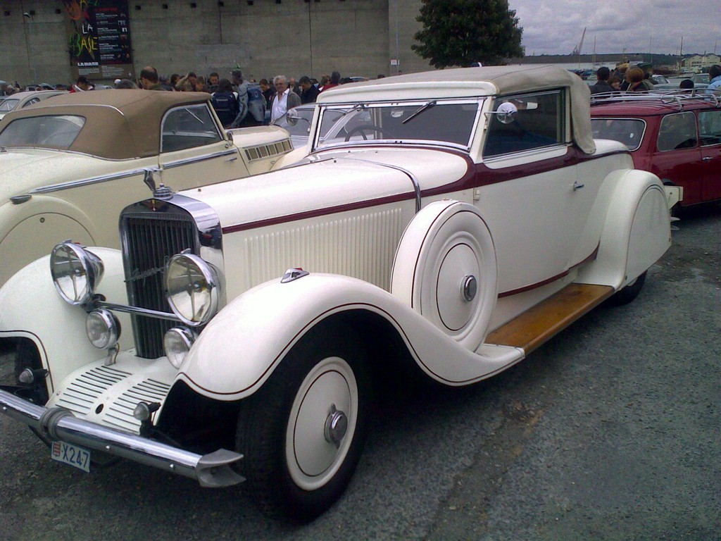 Je vous laisse deviner (voiture de star hollywoodienne...)
