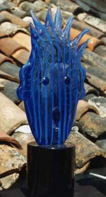 Über den Dächern von Venedig, Blue Stripped Head, aus der Serie "Venetian Heads", 1994 von K.K. ©Kiki Kogelnik Foundation