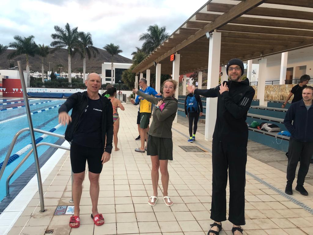 Vorbereitung auf's Schwimmtraining - am Pool...