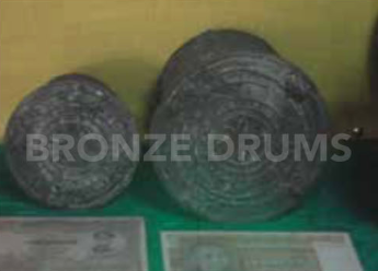 Fig. 12. Mini-drums (with old banknotes giving the scale) in LDPM (4533)
