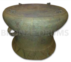 Fig. 4. VNM Masterpiece from Vilabouly (D110 / H80 cm)