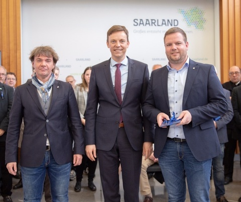 v.l. Alexander Scheid, Ministerpräsident Tobias Hans, Ortsvorsteher Timo Backes