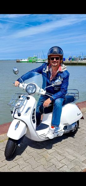 Jürgen - Vespa GTS 300