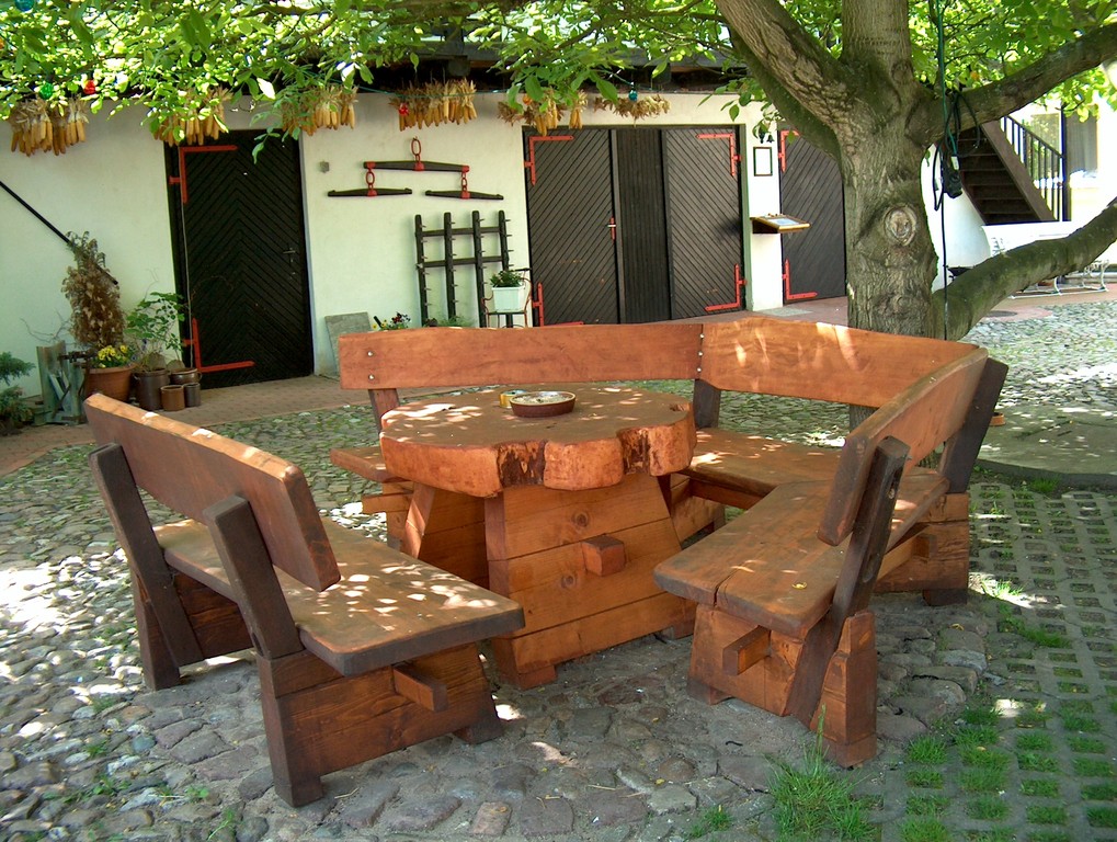 Biergarten und Raucherinsel