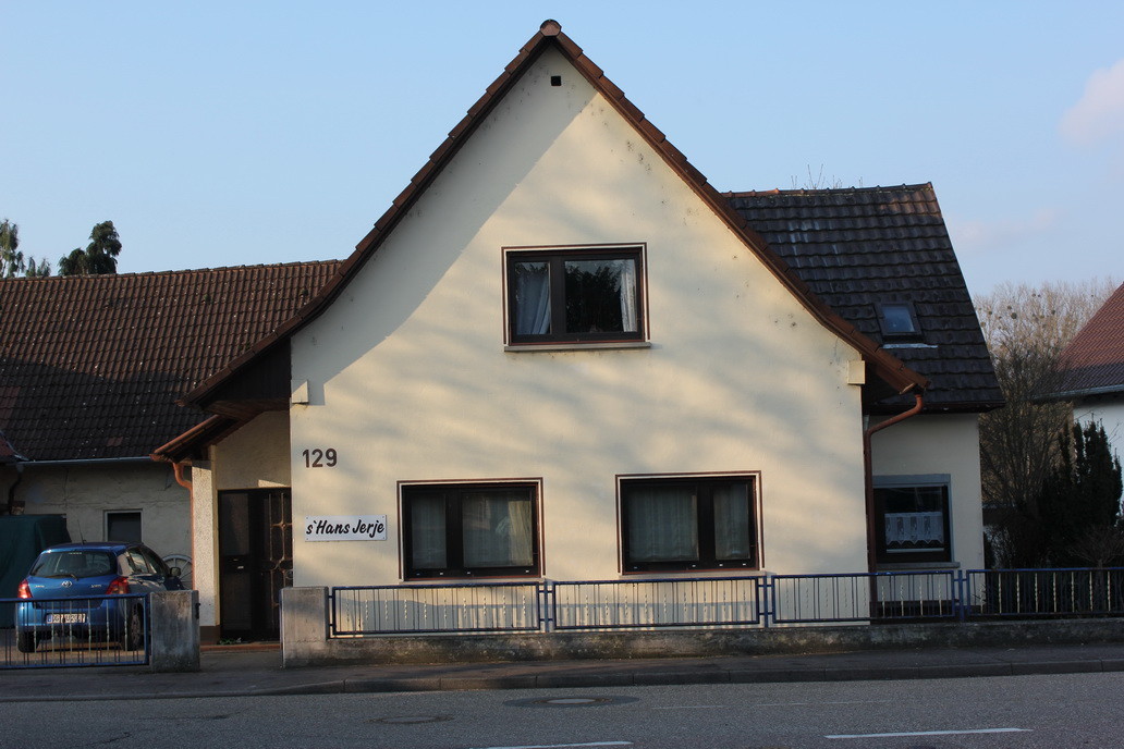 Beschildertes Hausnamenhaus