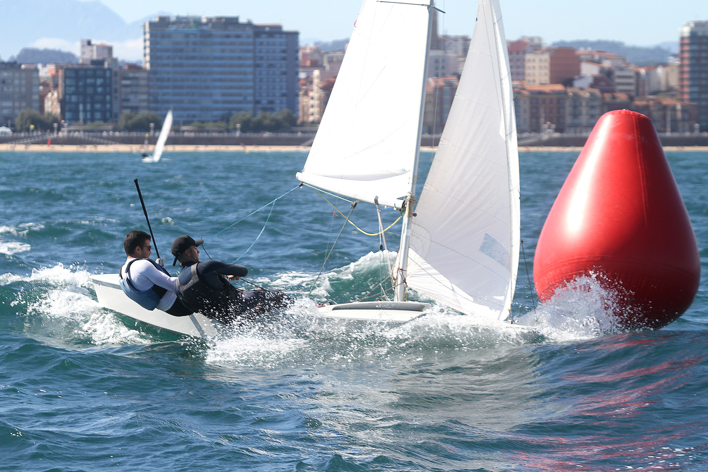 SERGIO GONZÁLEZ Y CARMEN AYUELA GANAN EL TROFEO DE OTOÑO
