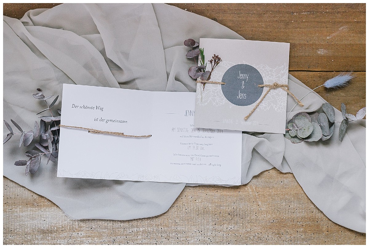 Papeterie Flatlay Neimeshof Kempen boho Hochzeit freie Trauung Scheunenhochzeit Hochzeitsfotograf Niederrhein Jane Weber