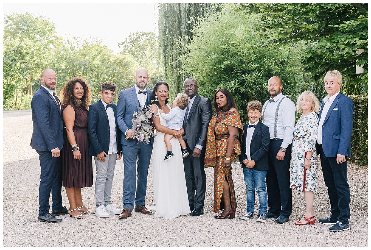boho Gruppenbild Neimeshof Kempen boho Hochzeit freie Trauung Scheunenhochzeit Hochzeitsfotograf Niederrhein Jane Weber