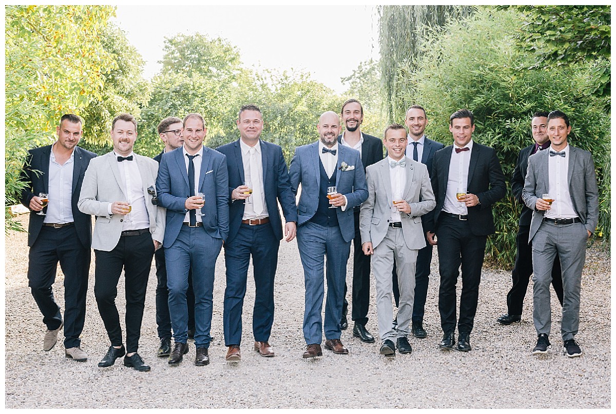 groomsmen Neimeshof Kempen boho Hochzeit freie Trauung Scheunenhochzeit Hochzeitsfotograf Niederrhein Jane Weber 