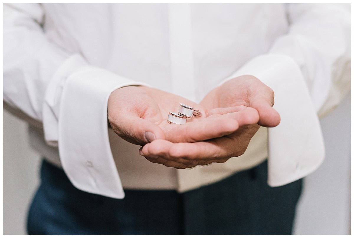 Manschettenknöpfe neimeshof Kempen boho hochzeit freie Trauung Scheunenhochzeit hochzeitsfotograf Niederrhein jane weber 