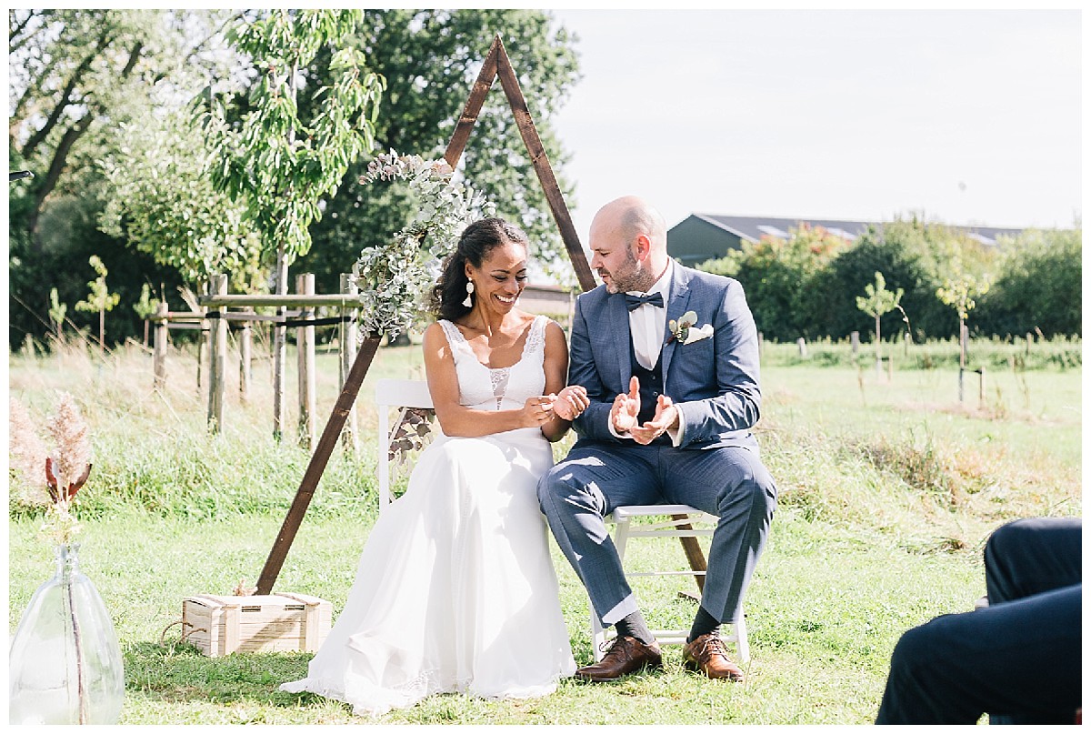 boho traubogen spitz Neimeshof Kempen boho Hochzeit freie Trauung Scheunenhochzeit Hochzeitsfotograf Niederrhein Jane Weber 