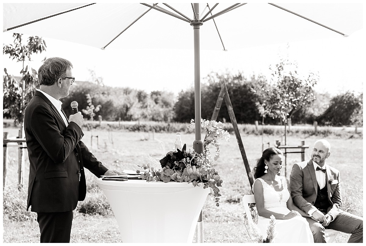 Gartenhochzeit Neimeshof Kempen boho Hochzeit freie Trauung Scheunenhochzeit Hochzeitsfotograf Niederrhein Jane Weber 