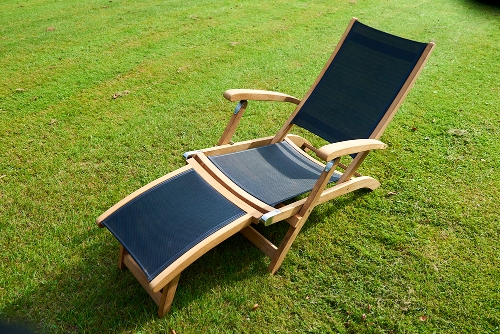 Stühle, Bänke und Sonnenliegen der Serie Kate von Traditional Teak. Hochwertige Gartenmöbel von Teak & More in Gobelsburg, nähe Wien.