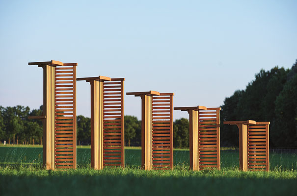 Bänke der Serie Victoria von Traditional Teak. Hochwertige Gartenmöbel von Teak & More in Gobelsburg, nähe Wien.