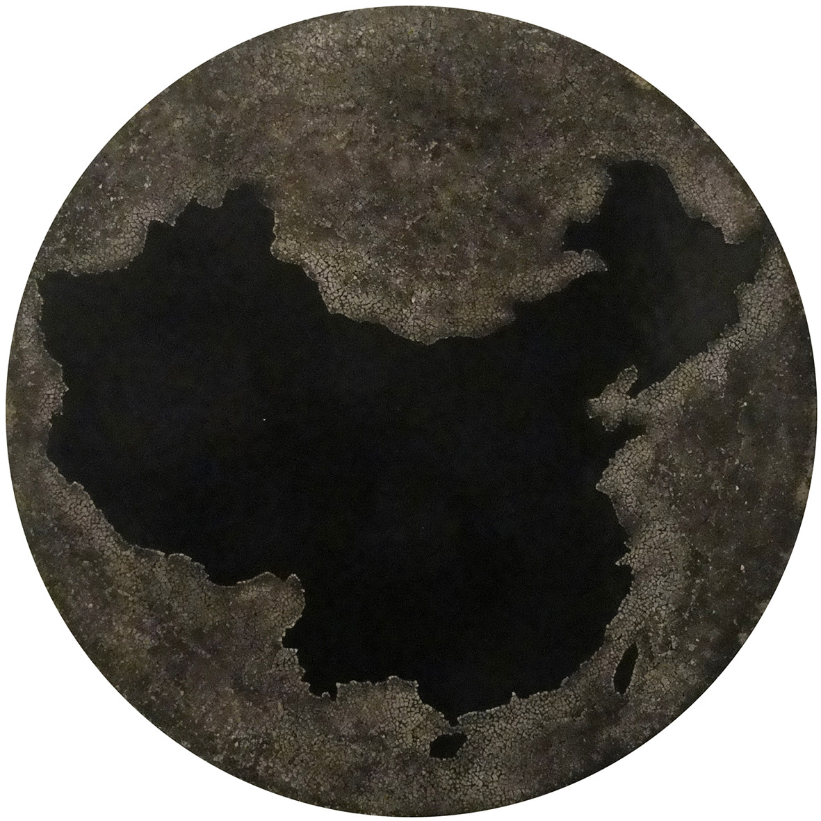 Chinese shadow  - Lacquered with eggshells inlays tinted with chinese ink, finition in varnish - Size : 60 cm dia