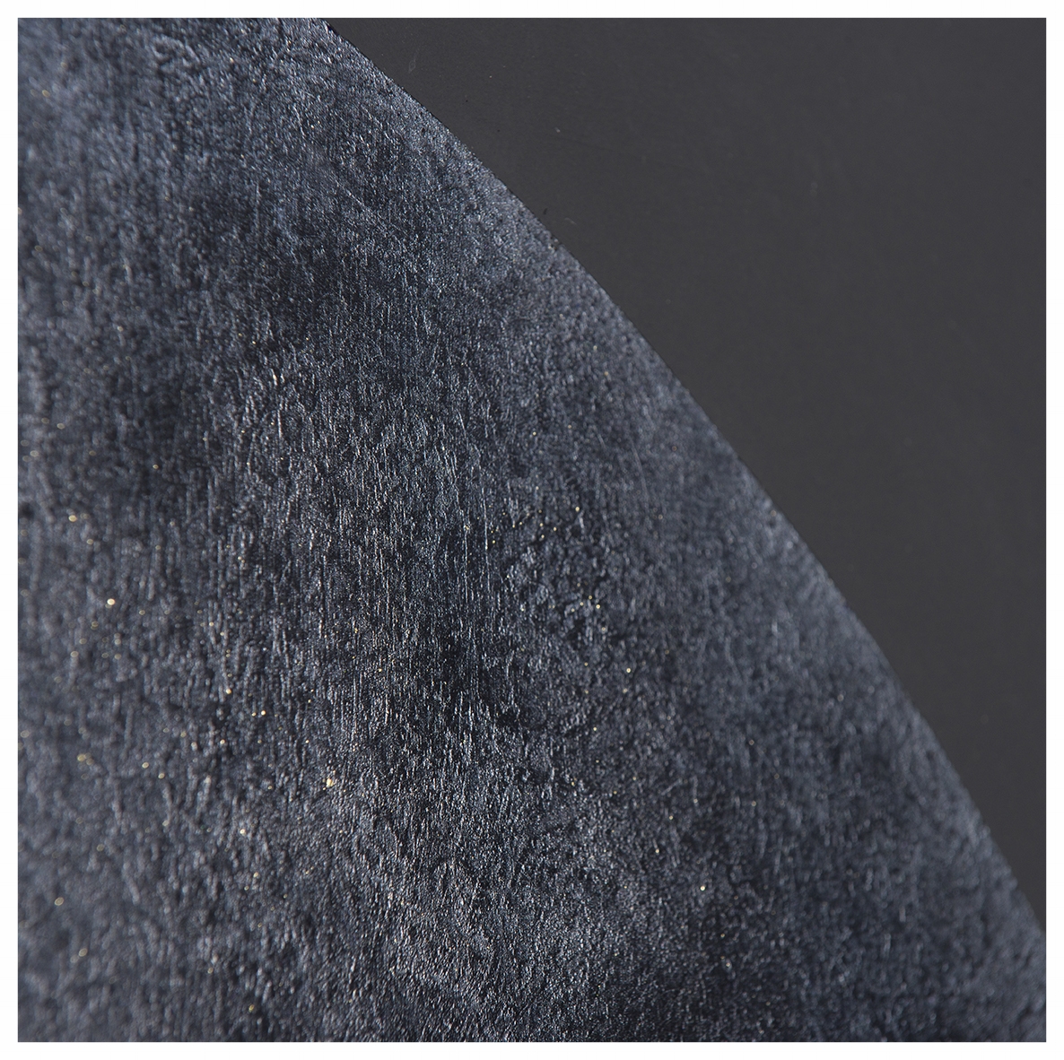 Black moon - Lacquered finition in wax - Size :  60 x 90 cm