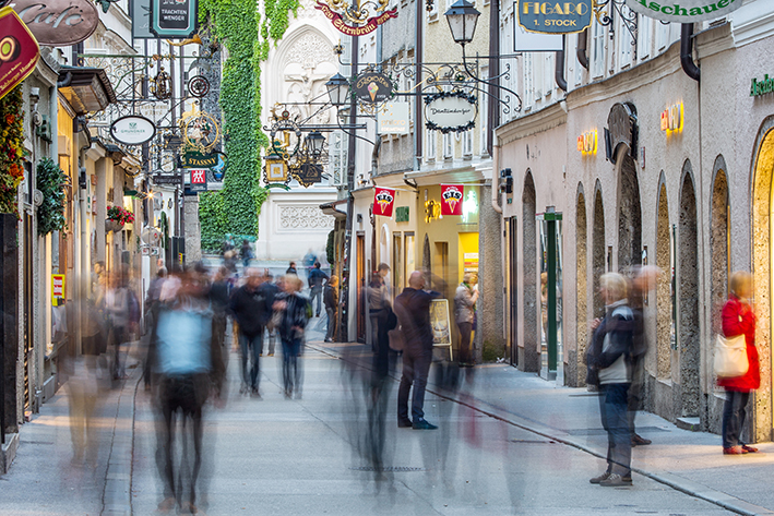 Getreidegasse in Salzburg, Austria