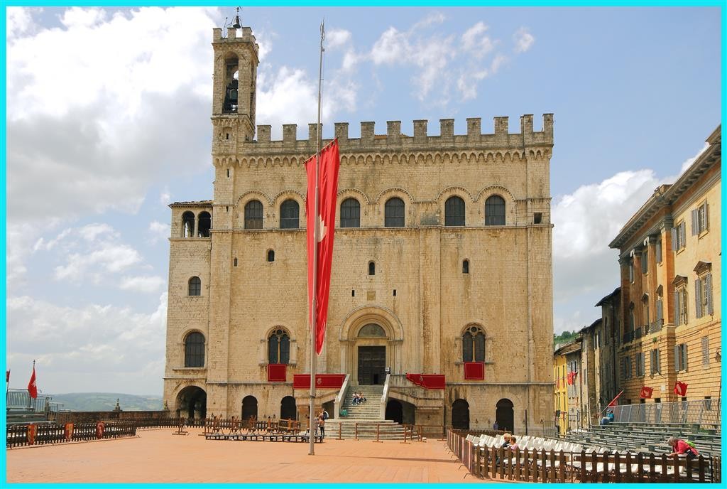 Piazza della Signoria-Gubbio (PG)