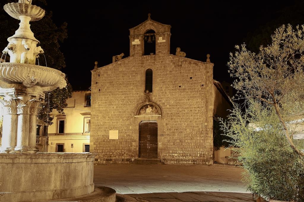 Viterbo -Piazza del Gesù-