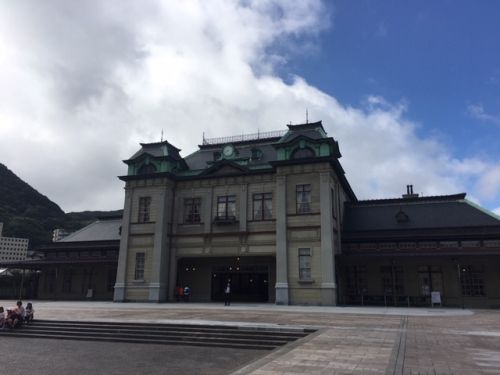 門司港駅。1914年（大正3年）から現存する駅舎は、国の需要文化財に指定されています。