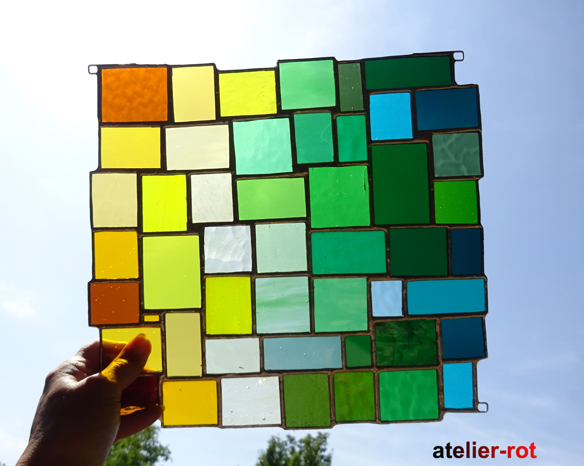 Fensterbilder Tiffany:  A Window to Creativity and Fun!