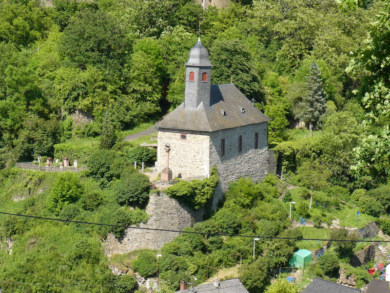 Evangelische Kirche in Reichenberg, unterhalb der Burg