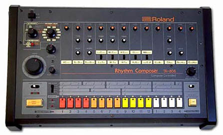 Die Roland TR-808 ("Roland TR-808 drum machine" by Eriq at Dutch Wikipedia. Licensed under CC BY-SA 3.0 via Commons - https://commons.wikimedia.org/wiki/File:Roland_TR-808_drum_machine.jpg#/media/File:Roland_TR-808_drum_machine.jpg)