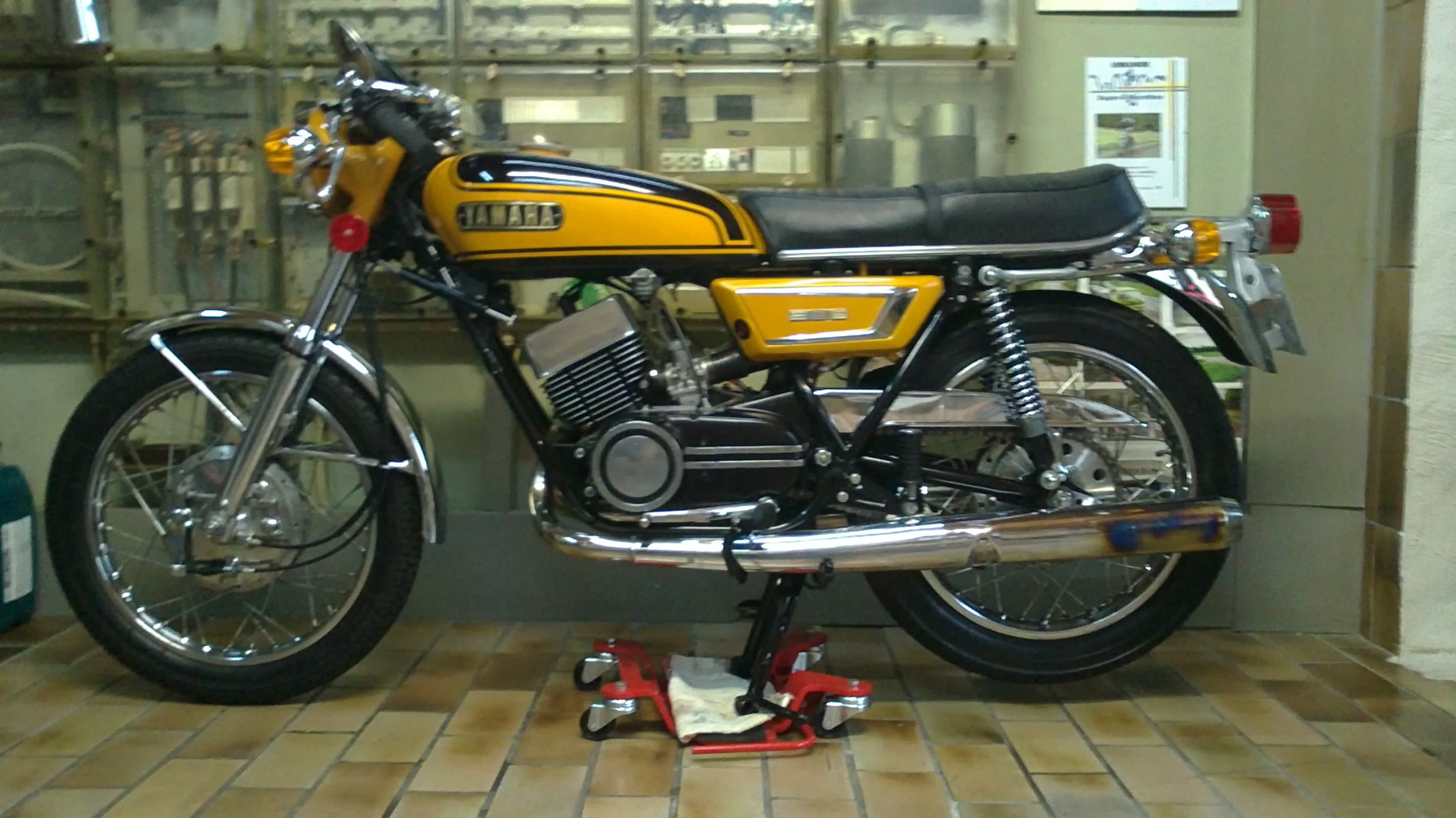 ARCHIV Yamaha Ds7 & R5 Archiv