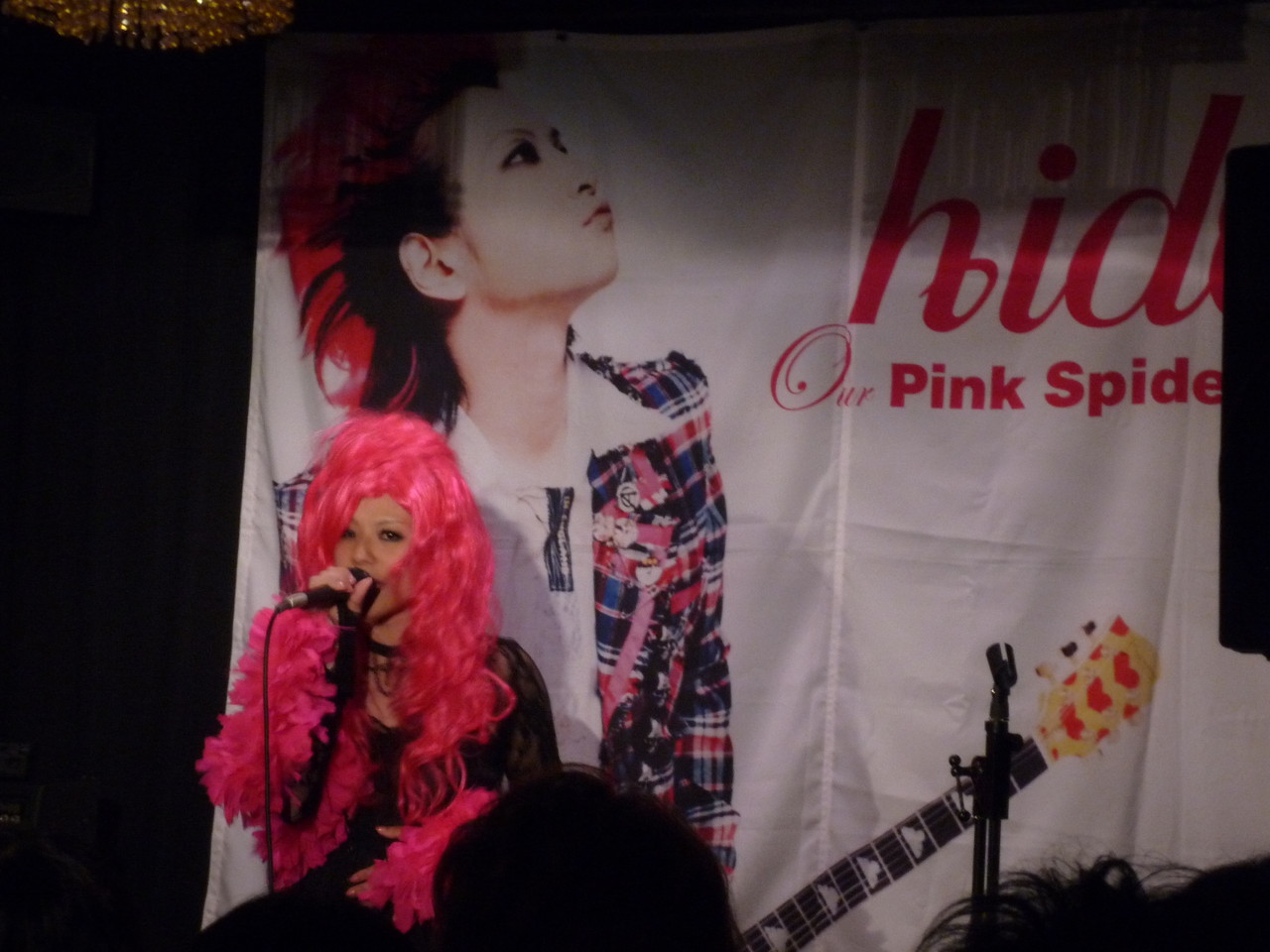 MisukEのステージ♪　素敵な衣装と素晴らしい歌声で会場をhide色に染めてくれました♪