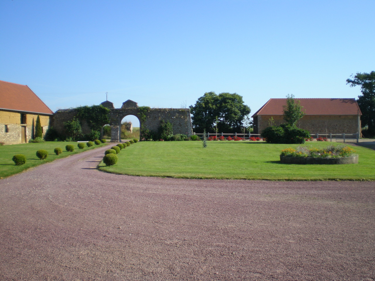 Jardin nord-Vacances en gite à Millières