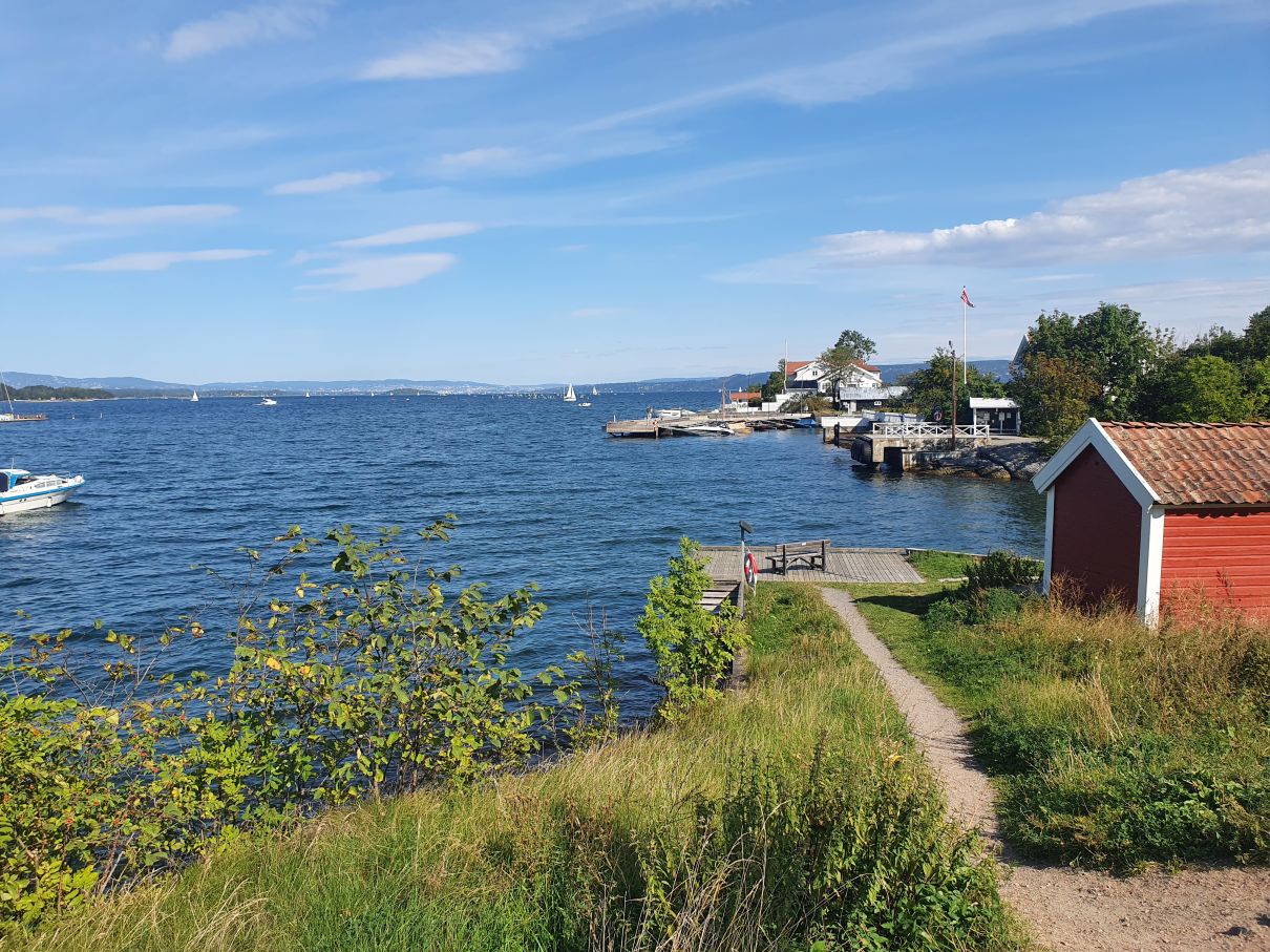 Vollen: Spaziergang am Oslofjord