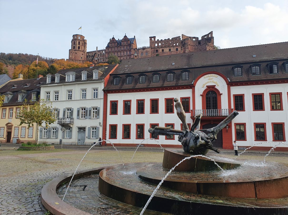 Altstadt von Heidelberg mit Blick auf das Schloss
