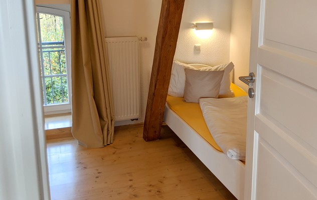 Schlafzimmer mit 2 Betten