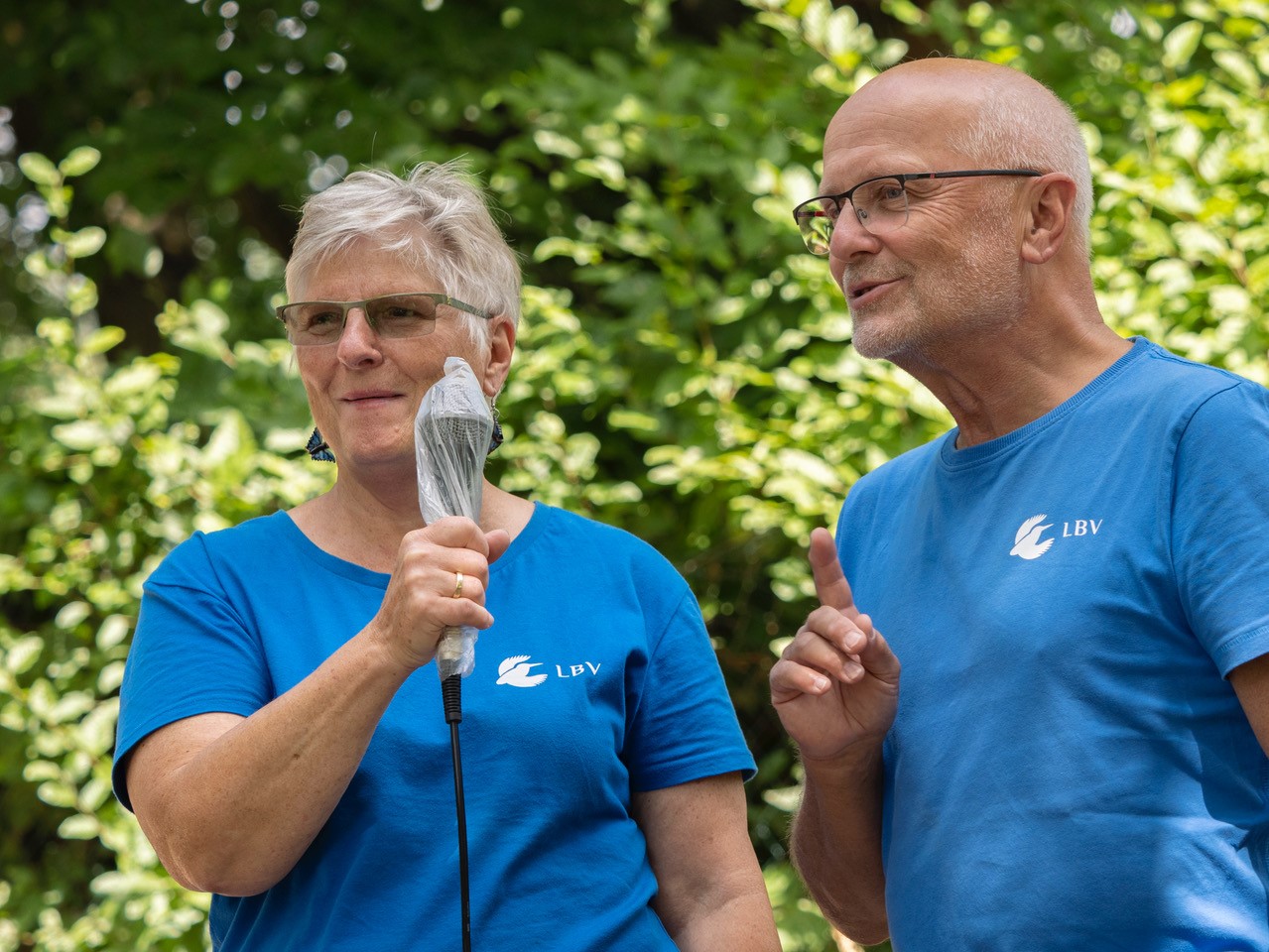 Ellen und Richard Kalkbrenner begrüßen die Anwesenden (Foto: Peter Baumann)