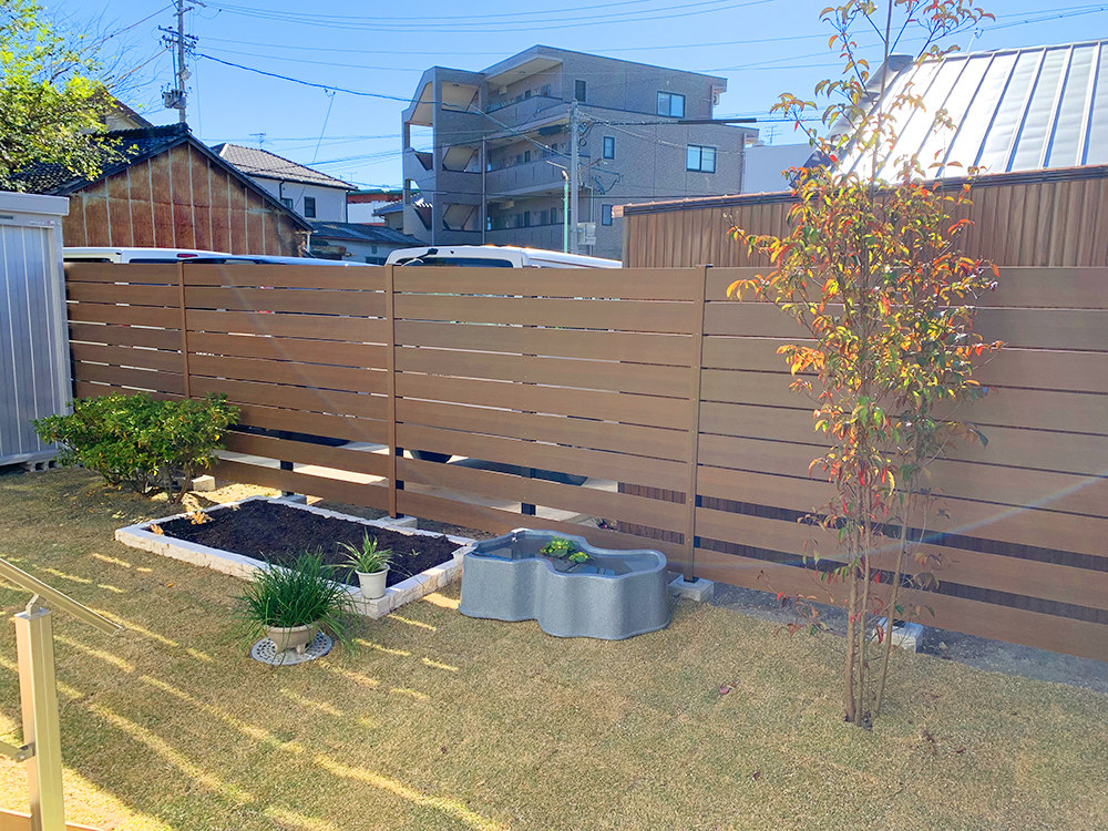 天然芝と家庭菜園のスペースがある庭 株式会社エクセル 造園 外構 のｗｅｂサイト