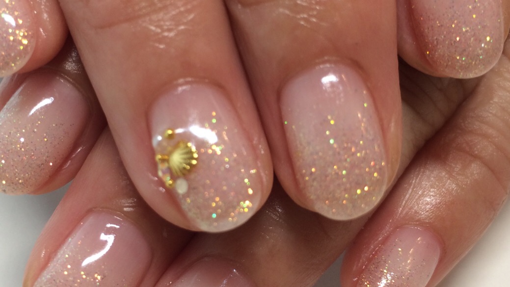 四日市でケアと美しい指先を作るネイルサロンなら Tdnail ページ