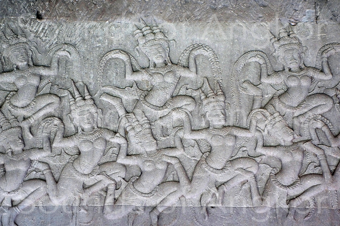 Female Apsaras. Angkor Wat, third gallery, east side, south wing.