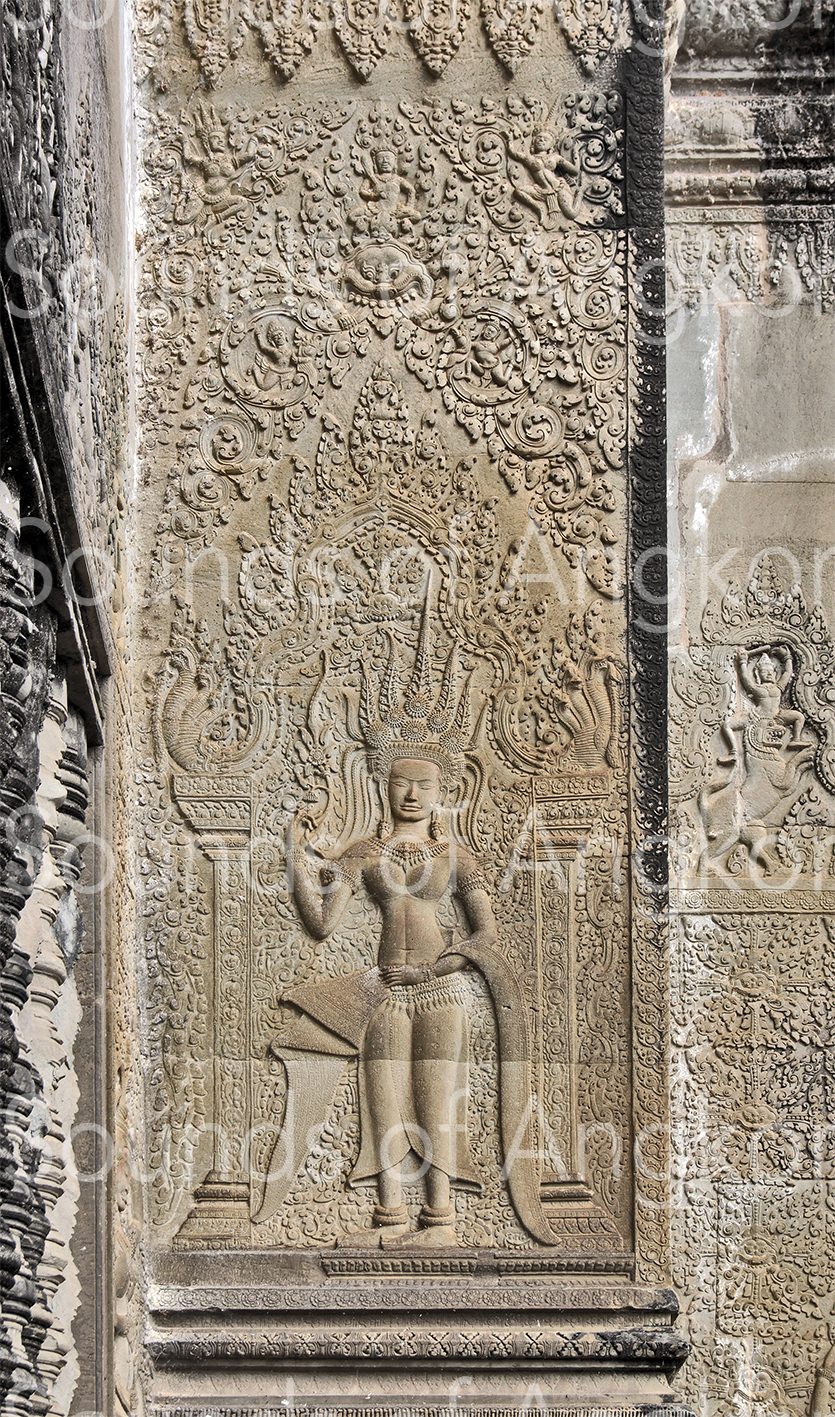 Devata, gandharvas et apsaras. Original. Angkor Vat, début XIIe s.