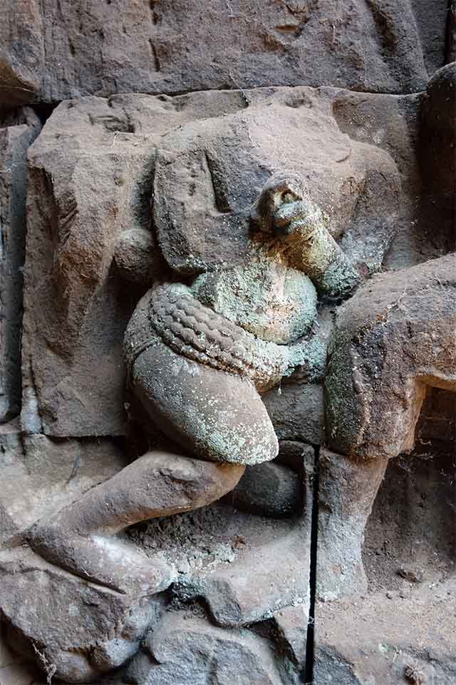 Bouffon cymbaliste. © Patrick Kersalé 2017-2024.