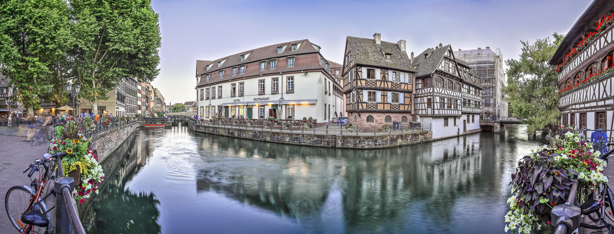 Strasbourg Petite France - panoramique HDR - tirage 310mm X 860mm pleine feuille ou 200mm X 575mm avec marges - 180€ réf: straspan-001