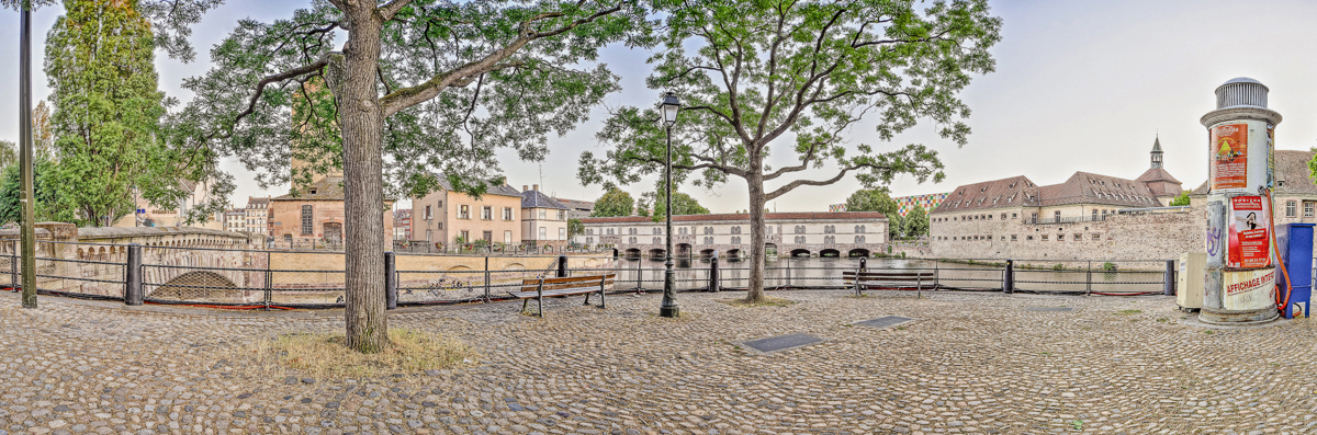 Strasbourg Ponts Couverts - panoramique HDR - tirage 310mm X 860mm pleine feuille ou 200mm X 575mm avec marges - 170€ réf: straspan-005